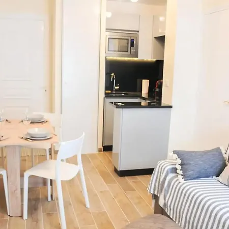Apartment Le Bouloir-appartement Avec Balcon Et Parking Prive Honfleur