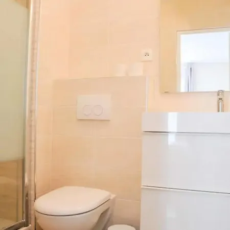 Le Bouloir-appartement Avec Balcon Et Parking Prive * Honfleur